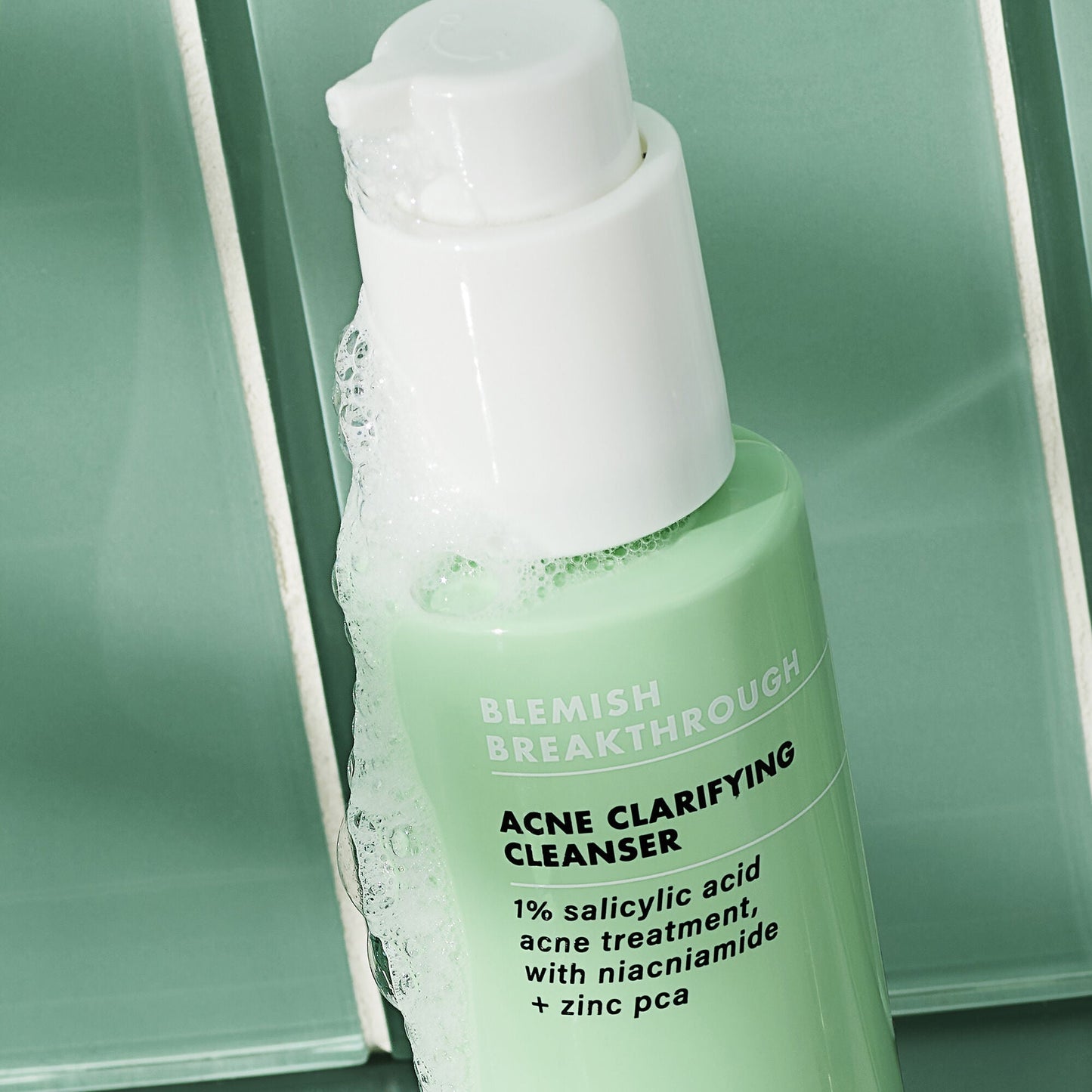 blemish-breakthrough-acne-clarifying-cleanser-w6 02_021622_SL_BT_Cleanser_Back_Lighter_0129_FStack_FINAL_IGF_V2_eb5b7c7b-2de7-4b4a-8d54-43ee3b07523f.jpg