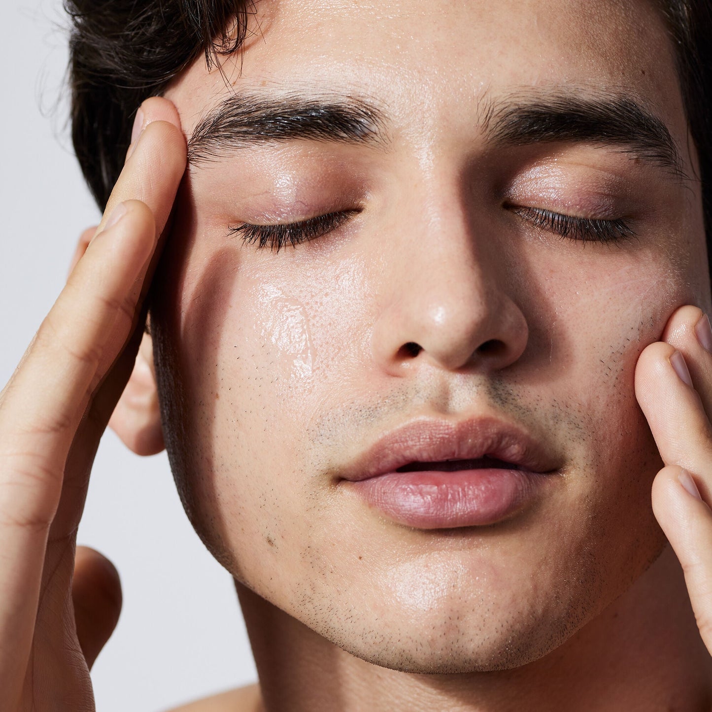 pure-skin-cleanser-n7 040822_Model_Pure-Cleanser_017_RT1-V1_V1_IGF.jpg
