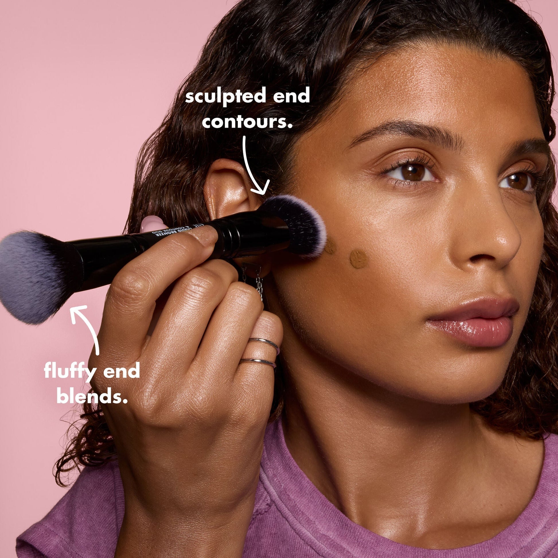 liquid-bronzer-and-contour-duo-brush-b6 0426_EDU_LiquidBronzer_ContourDuoBrush_BenefitModel.jpg