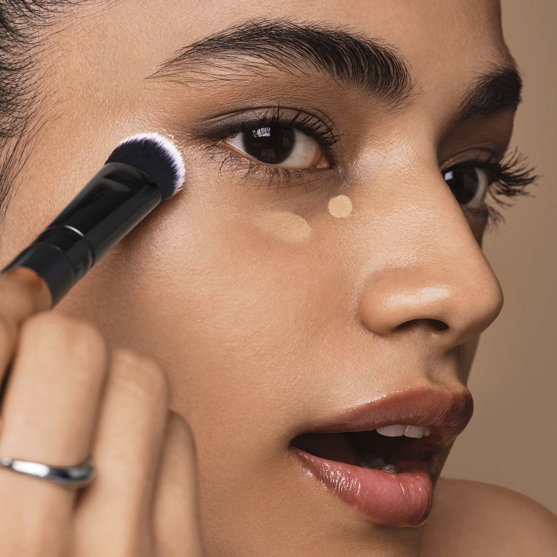 tap-and-blend-concealer-brush-b4 042925_Dipti_SoftGlam_Brushes_App_0044_477_w3QC_IGF.jpg