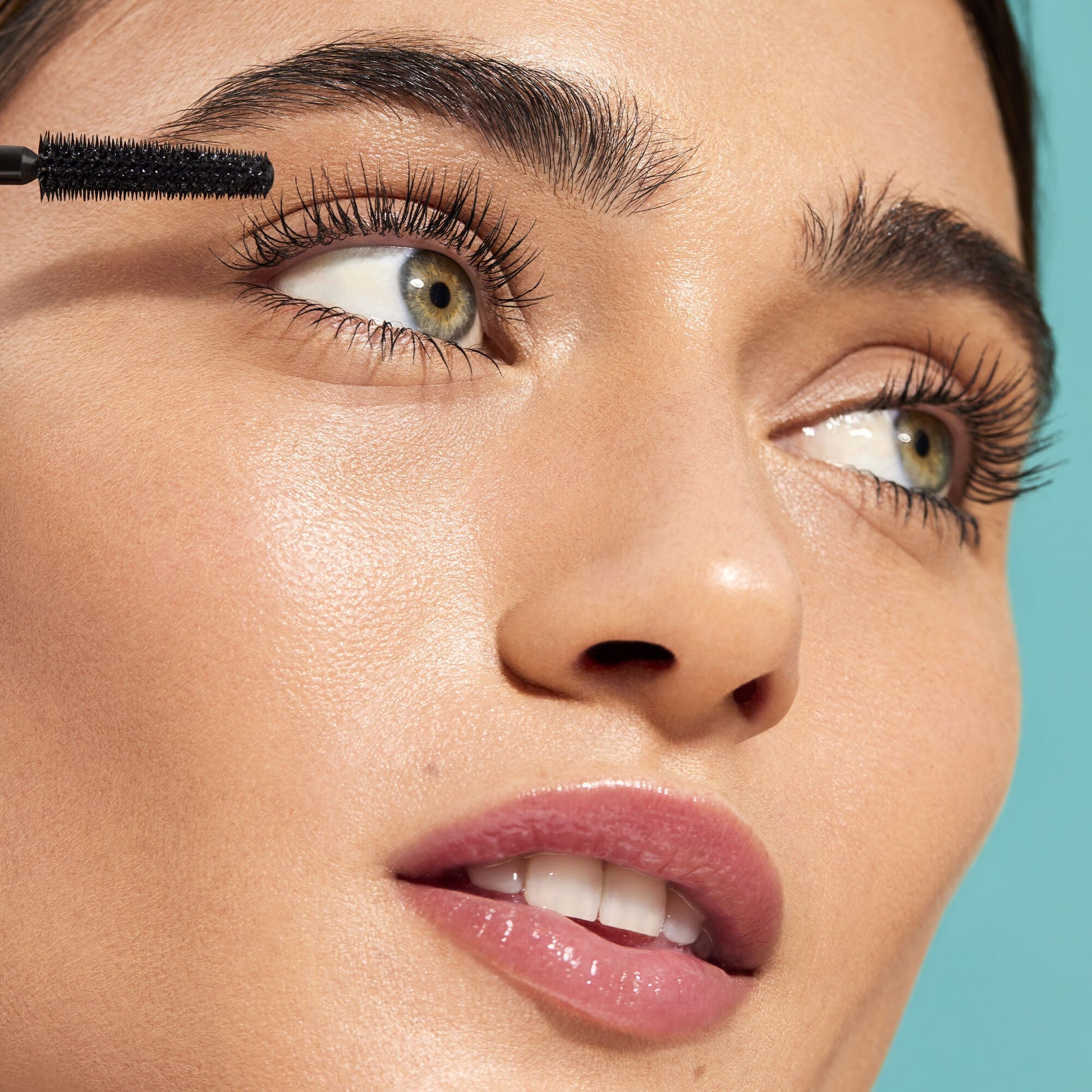lash-xtndr-mascara-l4 060623_Lexi_LashXtndr_Look1_093_v4_RGB_IGF.jpg