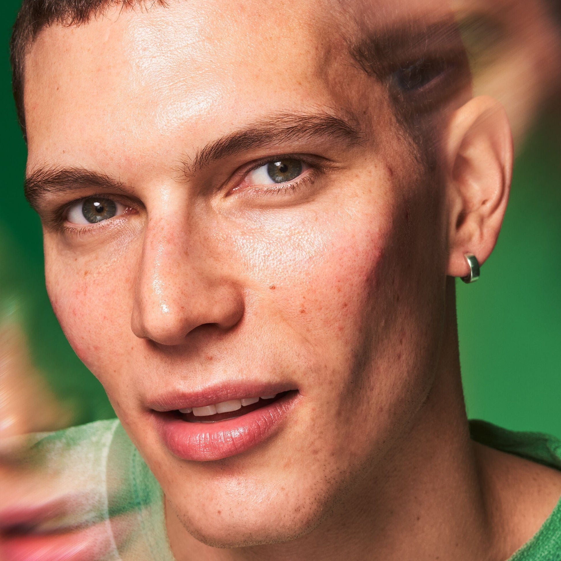 plz-clarify-facial-oil-e4 100924_SKIN_Jean_PlzC_EndLook_0036_v1_RGB_IGF.jpg
