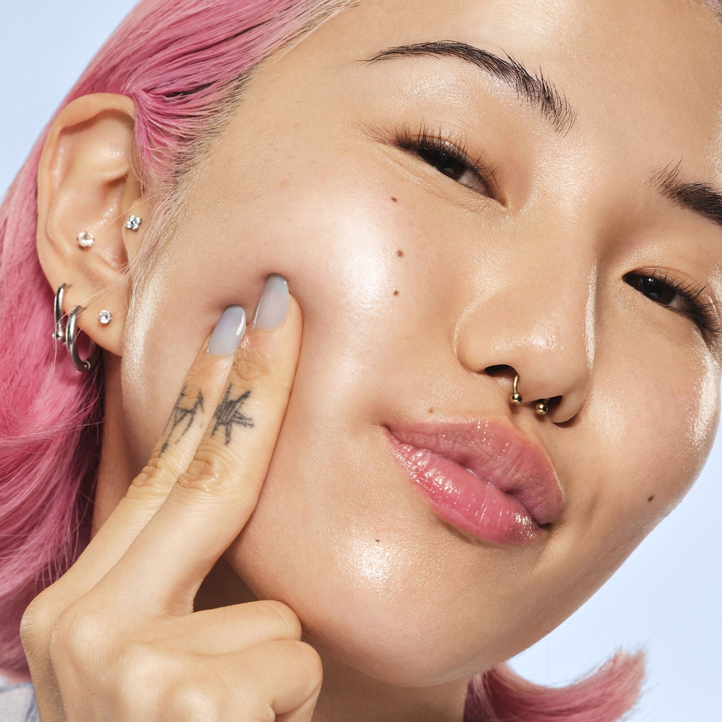 glass-slick-serum-stick-z5 102225_SKIN_Michelle_Editorial_015_w4QC_RGB_IGF_42f2efa3-c76d-440b-9883-58026346f35b.jpg