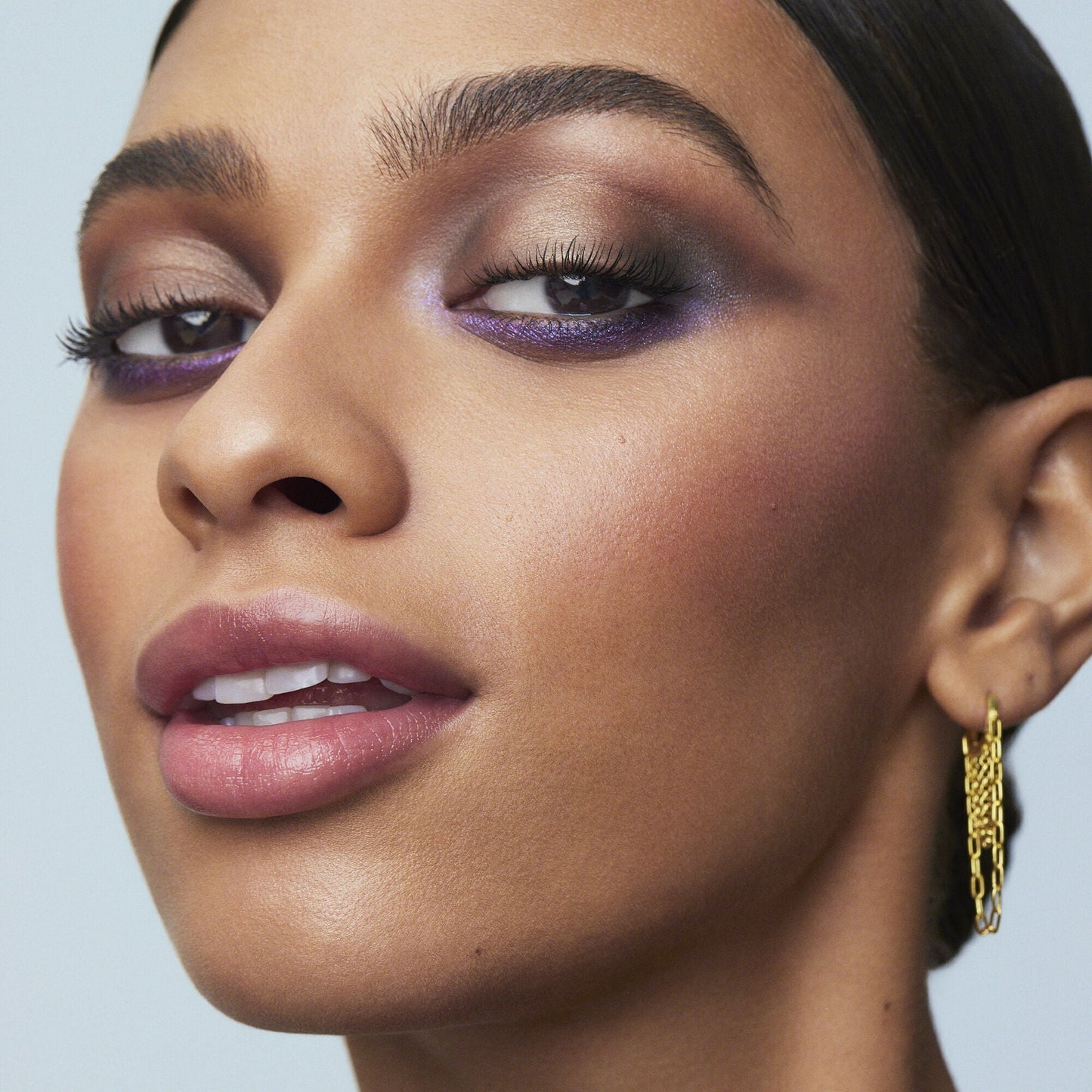 perfect-10-eyeshadow-palette-w0 110722_Adriana_10pcEyeshadow_2060_IGF.jpg