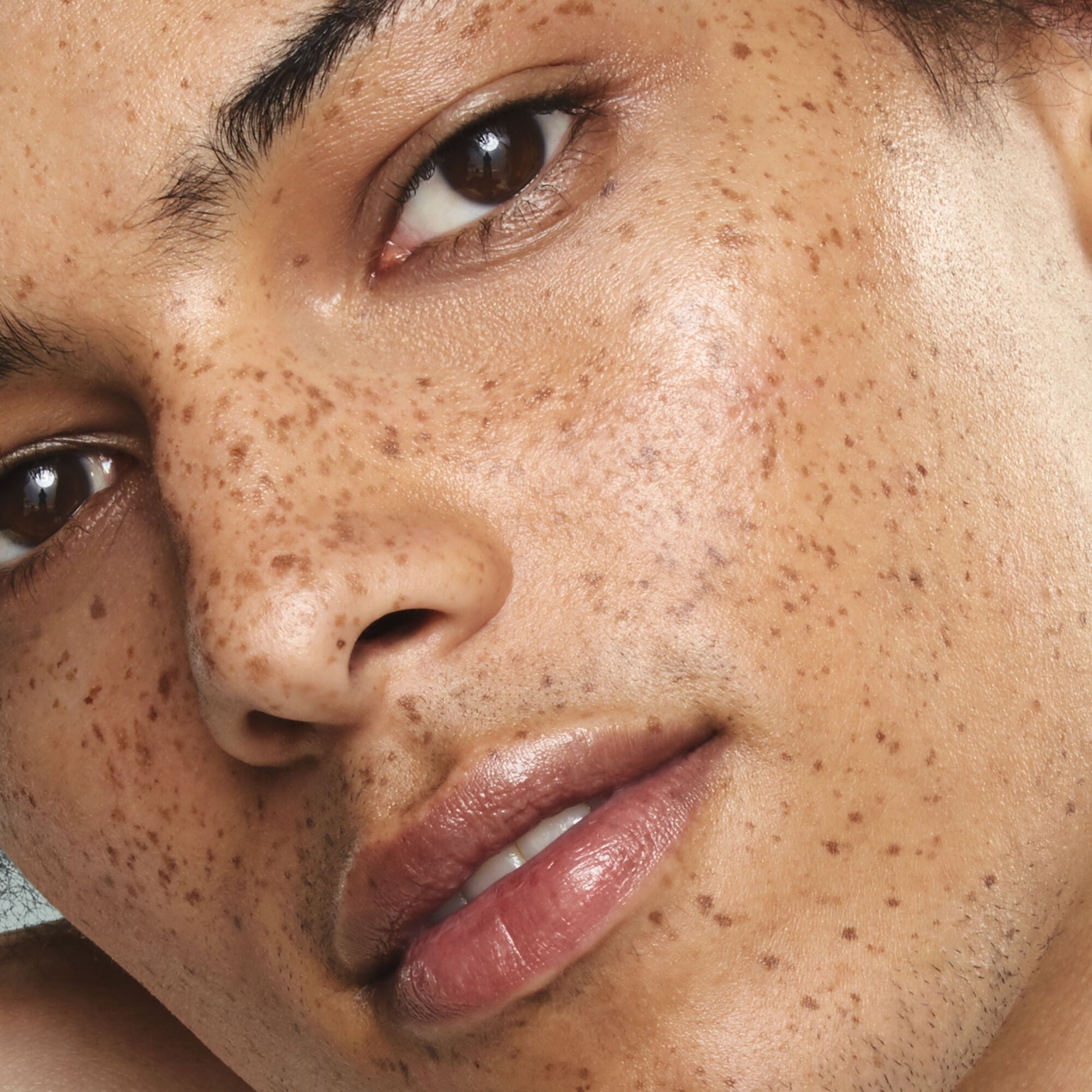 holy-hydration-face-cream-spf-30-e4 11112019_012021_Danny_HHydrationApp_044_IGF.jpg