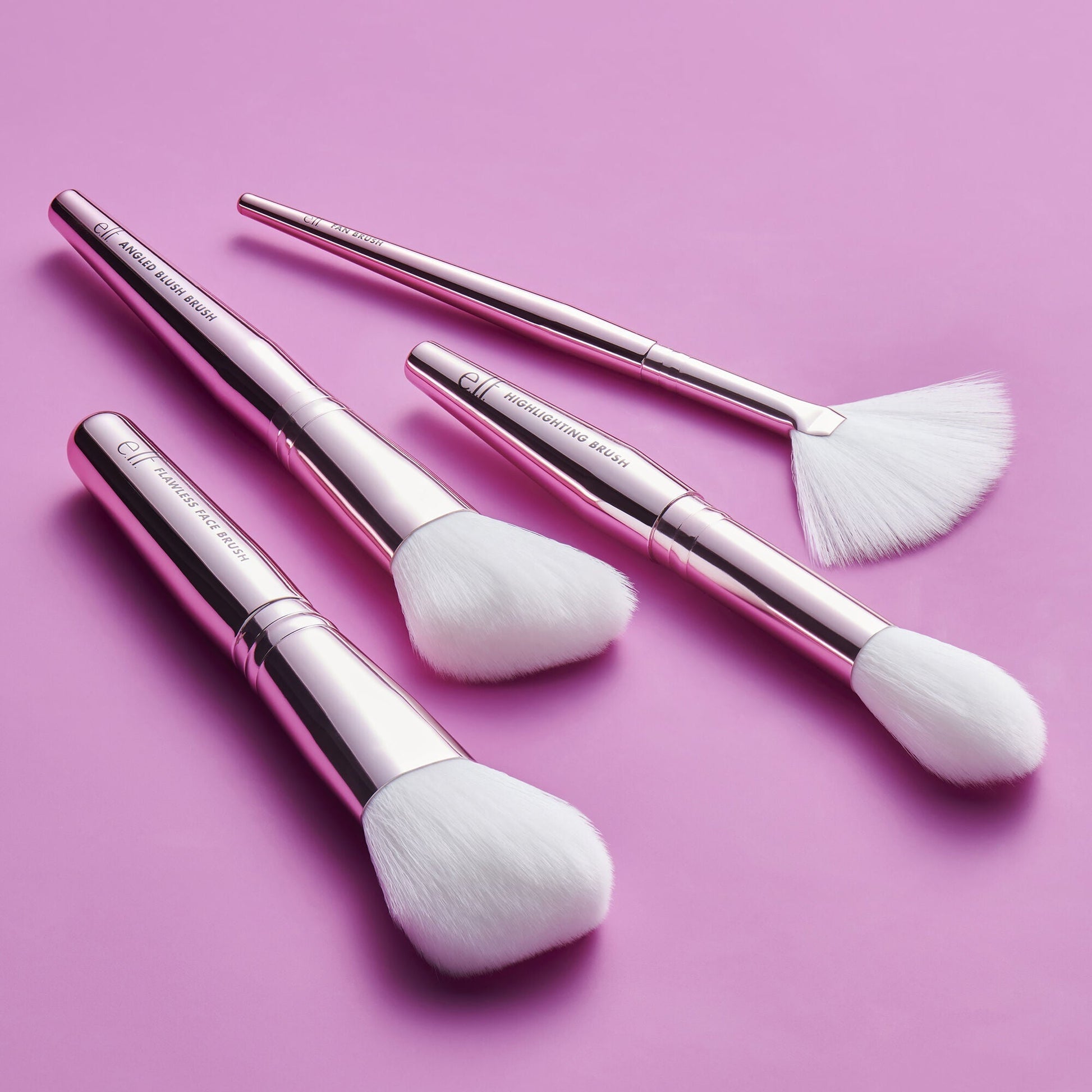 blush-bronzer-and-highlighter-brush-set-q1 12142020_BlushGlow-BrushKit_0027_FocusBracket-MAIN_V2_IGF.jpg