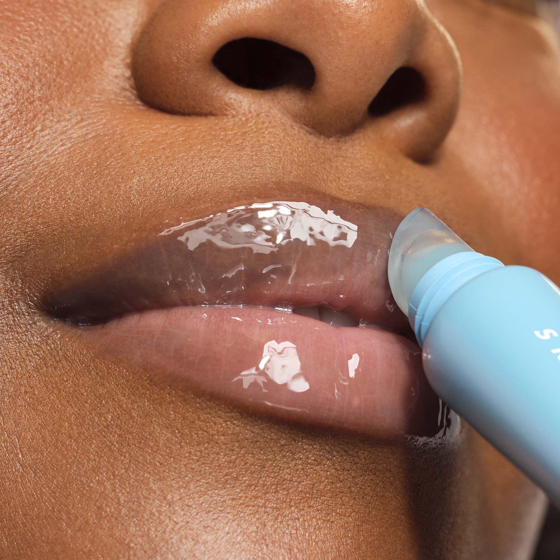 thirst-burst-lip-treatment-c0 57069_SKIN_Enga_Hibiscus_Macro_033_w3QC_RGB_2000x2000_fd68b6a3-ae05-431e-bbc0-31407d9fed44.jpg