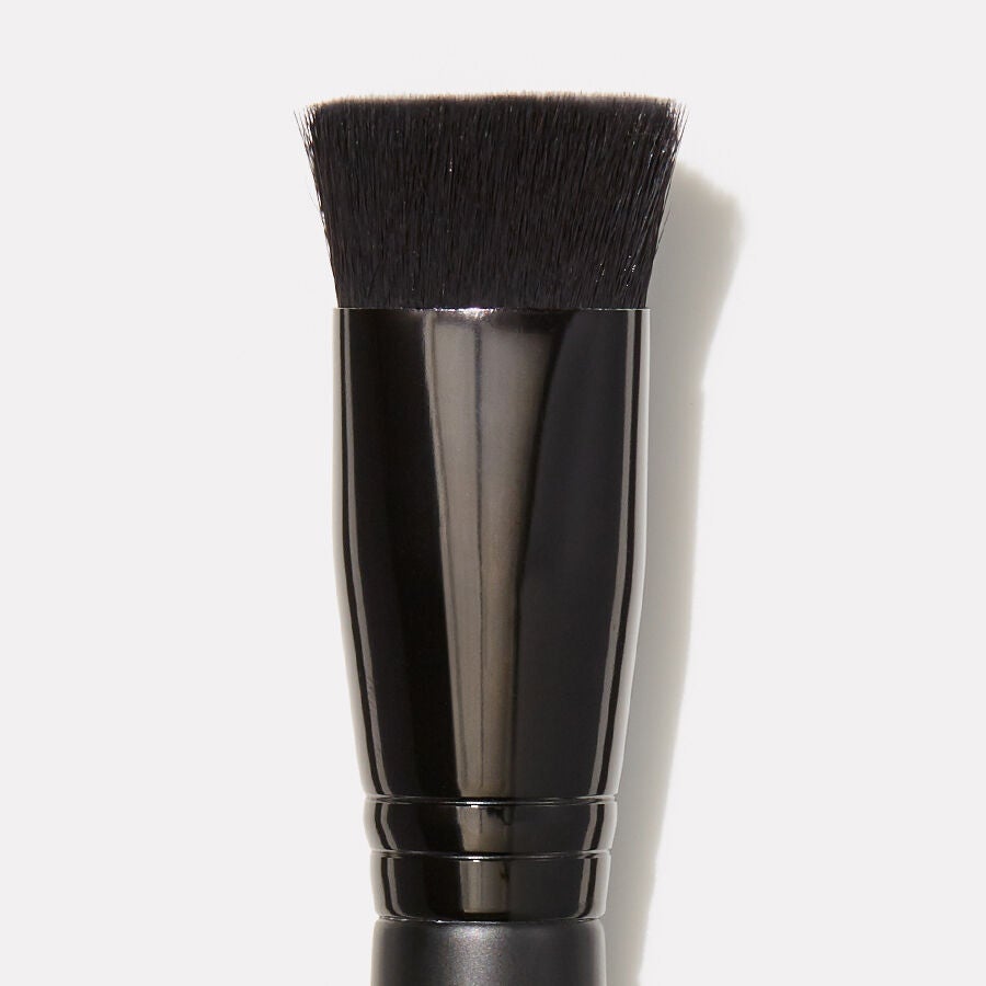 triangular-buffing-foundation-brush-u7 85106_b_TriangularBuffingFoundationBrushwebA.jpg