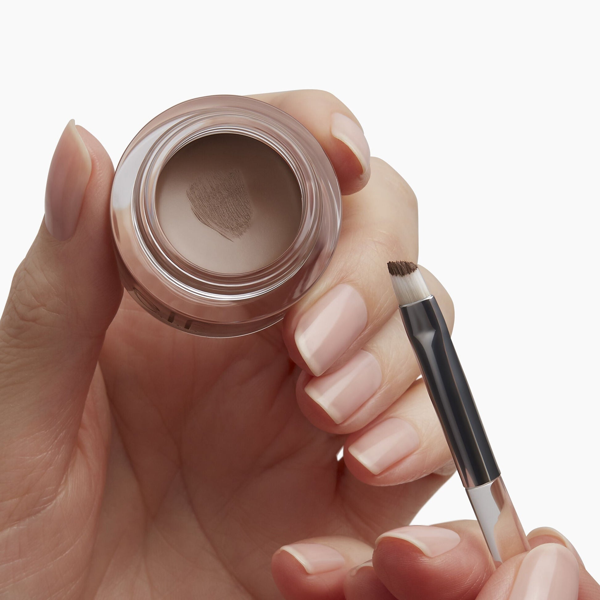 precision-dual-sided-eyebrow-brush-g0 85315_PrecisionDualSidedEyebrowBrush_Model.jpg