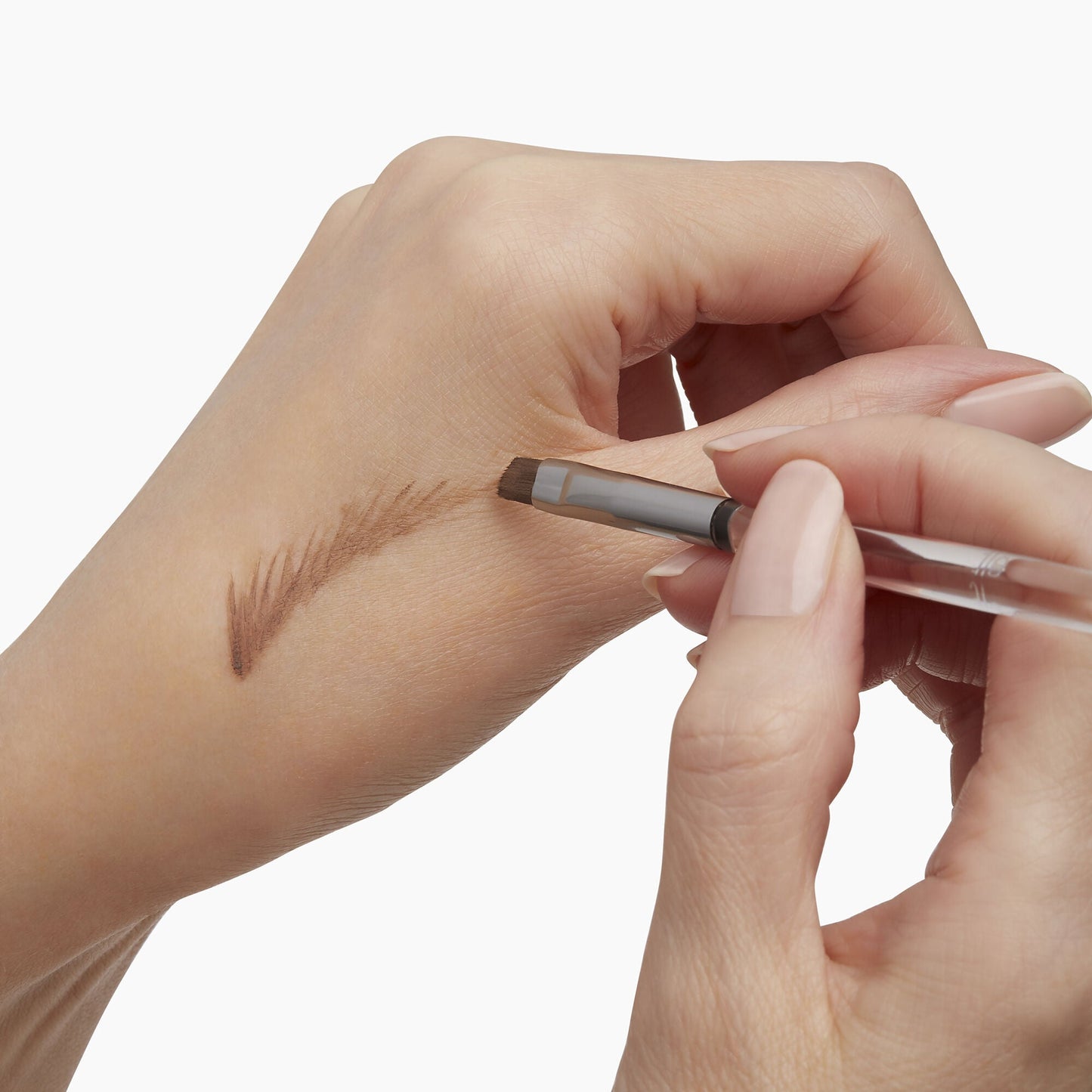 precision-dual-sided-eyebrow-brush-g0 85315_PrecisionDualSidedEyebrowBrush_Model_V2.jpg